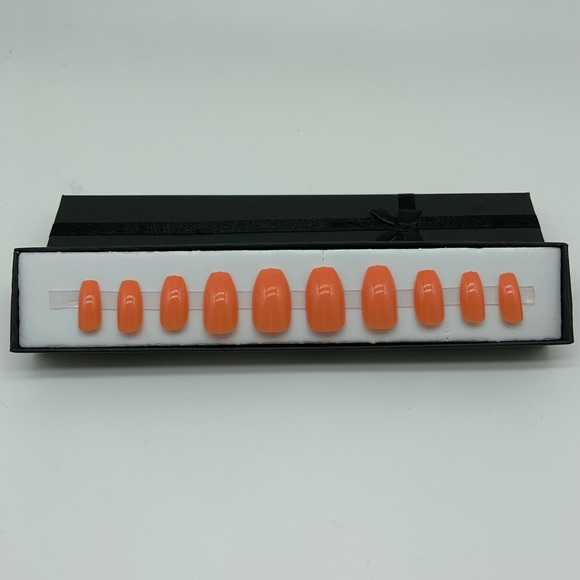 Peach/Orange Press-On Nails - Picture 2 of 3